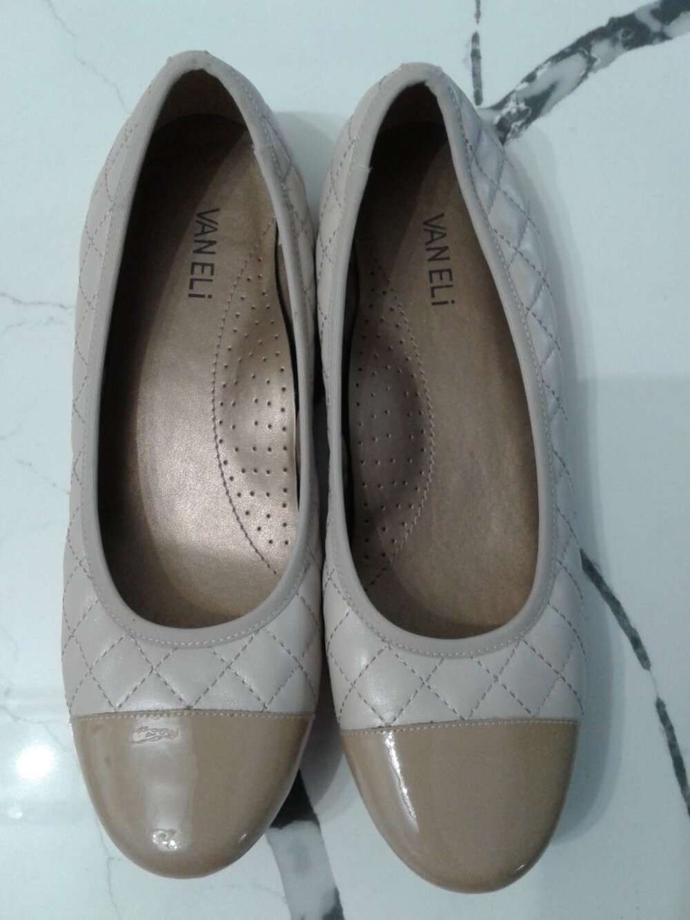 Van Eli Tan/Cream Flats, Size 11m